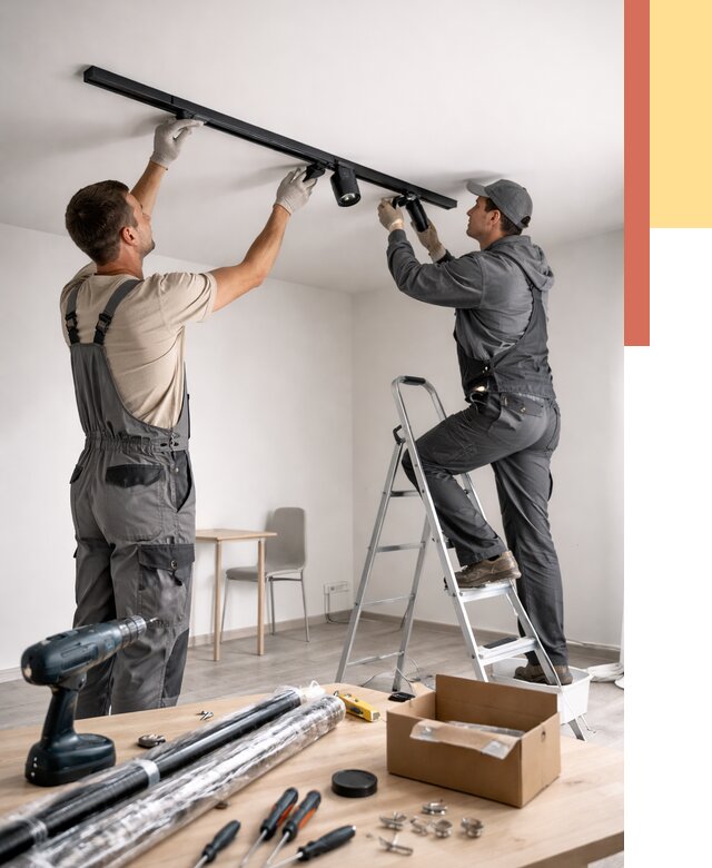 Установка трековых светильников в натяжной потолок в Петергофе от 4394 руб. | ОТДЕЛОЧНИК-Птф